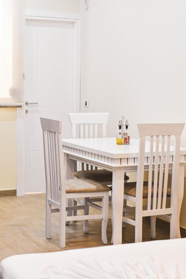 Delmar Apartments Golem  Dış mekan fotoğraf